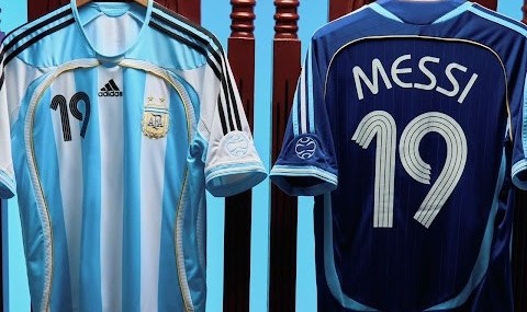 开云官网入口-阿迪达斯发布阿根廷06世界杯复刻版球衣，提供梅西19号印字版本
