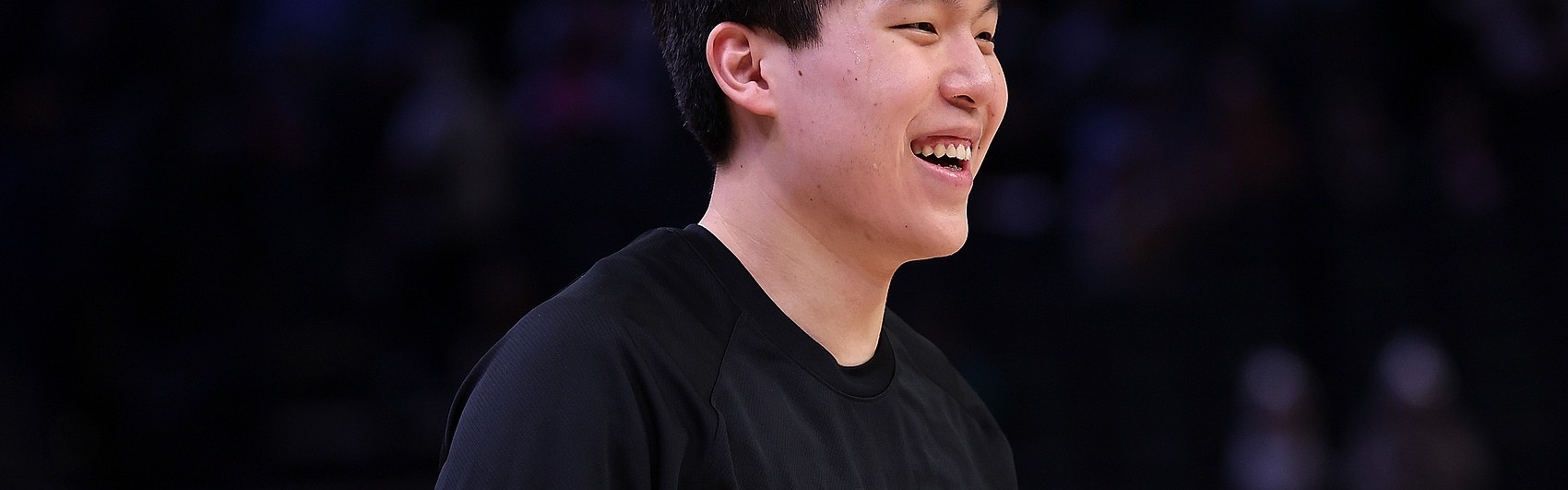 媒体人：杨瀚森打得多了 自然就知道怎么去防 怎么去抢 怎么去跟