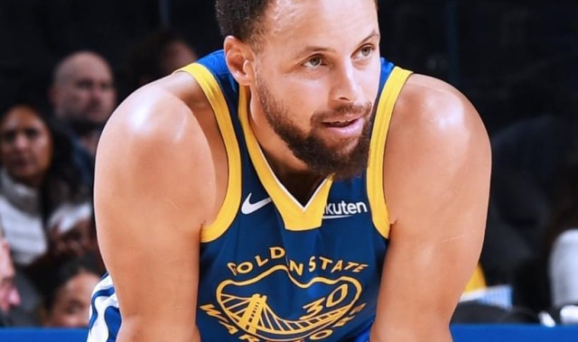 完胜！库里27+7完成救赎，唐斯17+20格林恶犯，巴特勒32+8全队第3